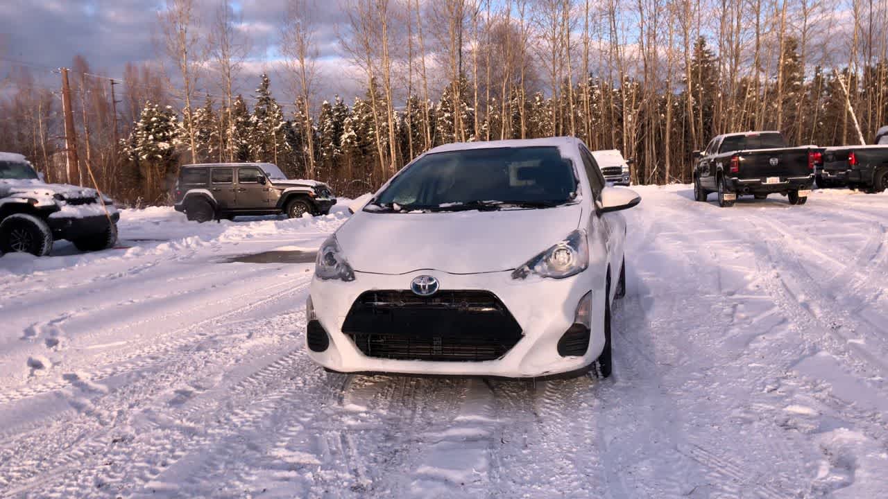 2016 Toyota Prius C Two photo 4