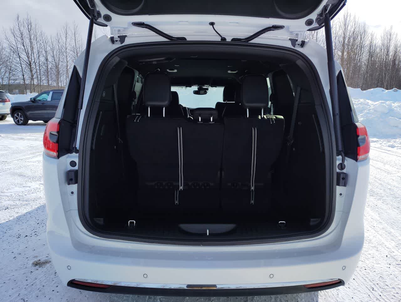 Thumbnail: 2026 Chrysler Pacifica - 12