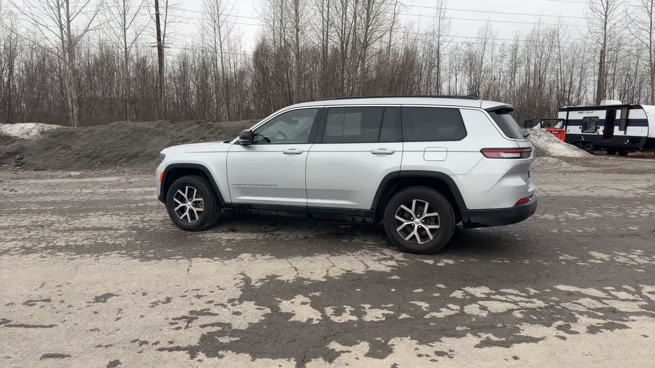 Thumbnail: 2024 Jeep Grand Cherokee L - 9
