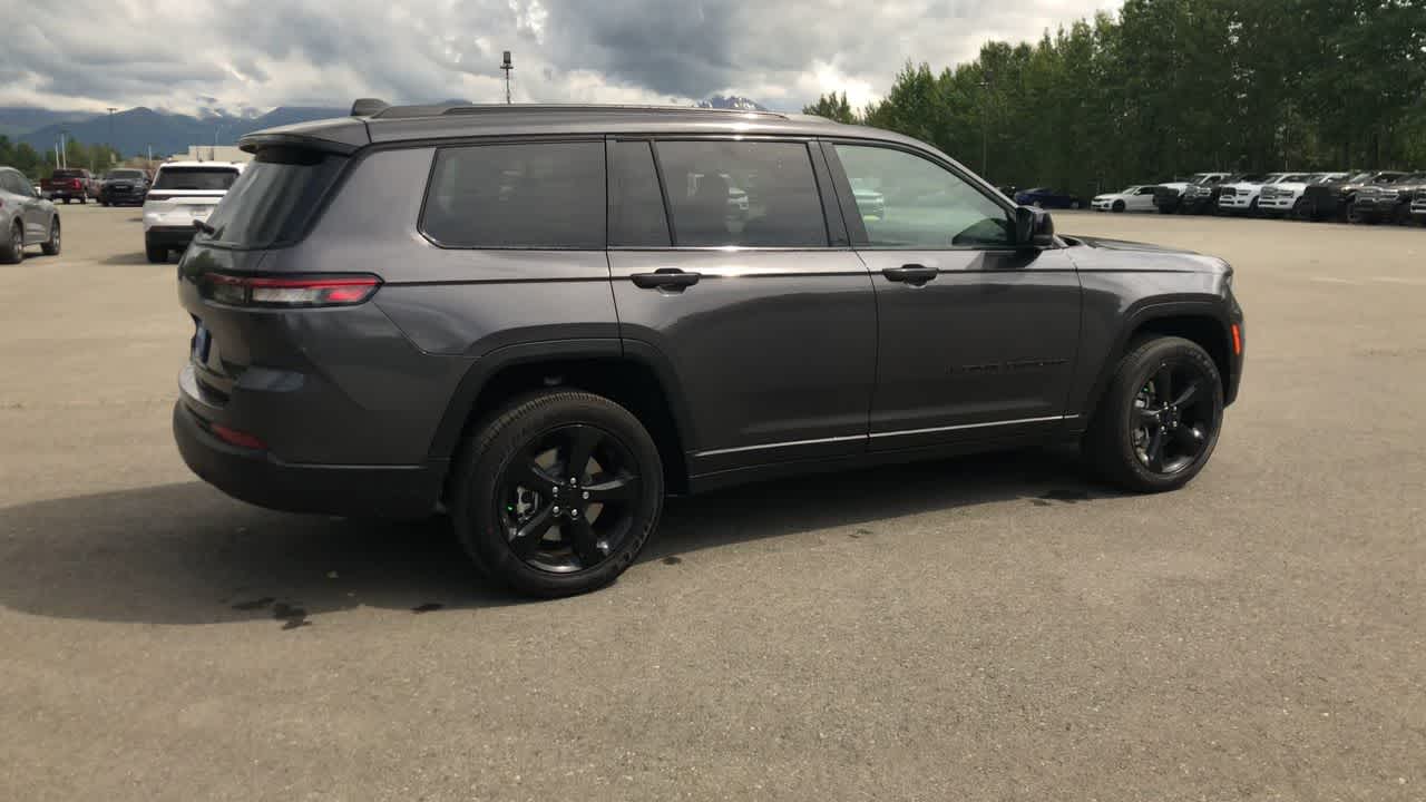 Thumbnail: 2025 Jeep Grand Cherokee - 14