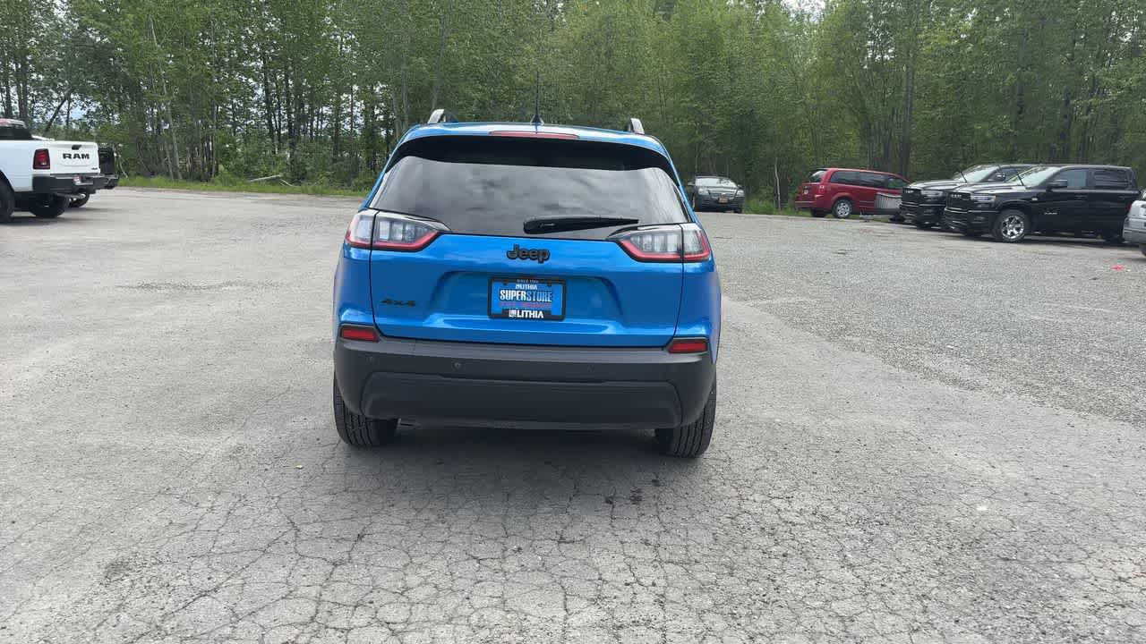 Thumbnail: 2023 Jeep Cherokee - 12