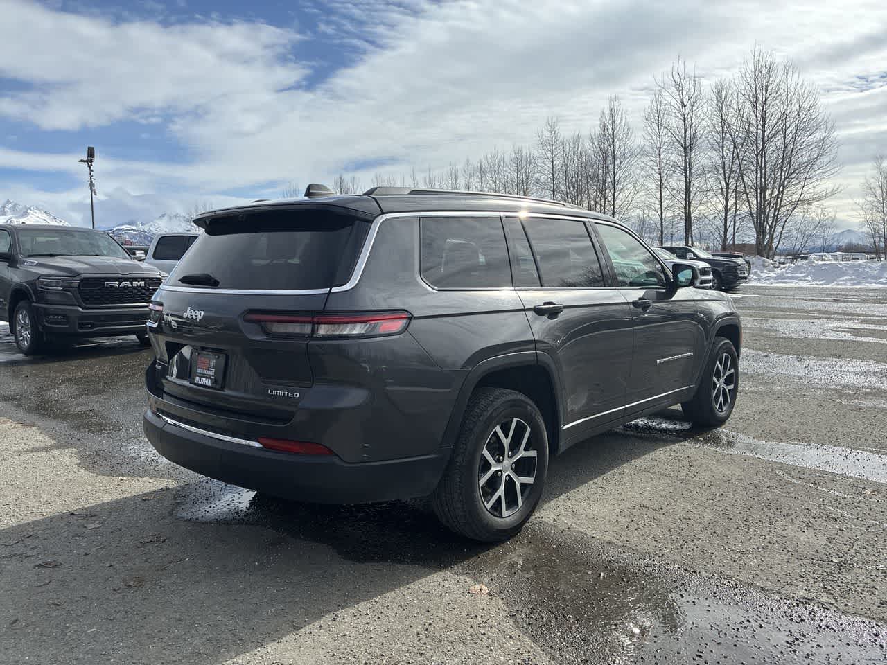 Thumbnail: 2024 Jeep Grand Cherokee L - 8