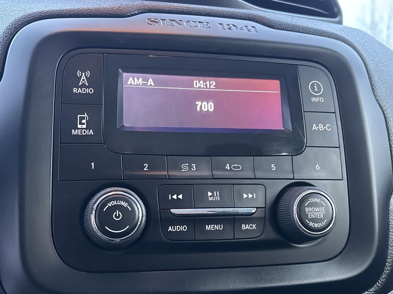 Thumbnail: 2017 Jeep Renegade - 25