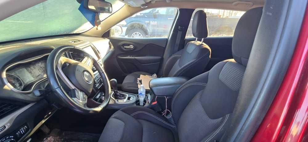 Thumbnail: 2017 Jeep Cherokee - 5