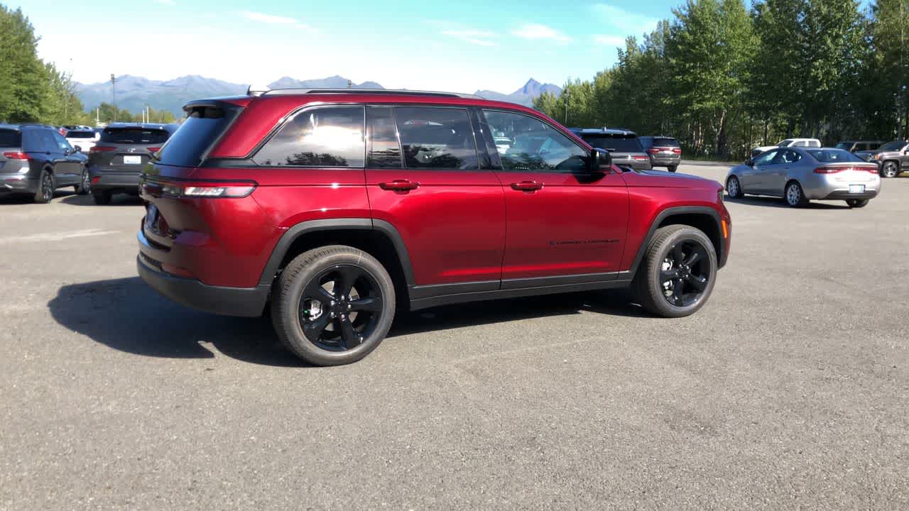 Thumbnail: 2025 Jeep Grand Cherokee - 14