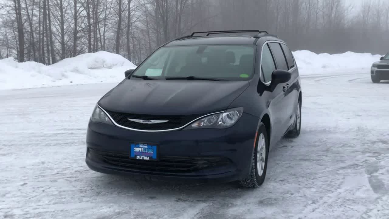 Thumbnail: 2020 Chrysler Voyager - 5