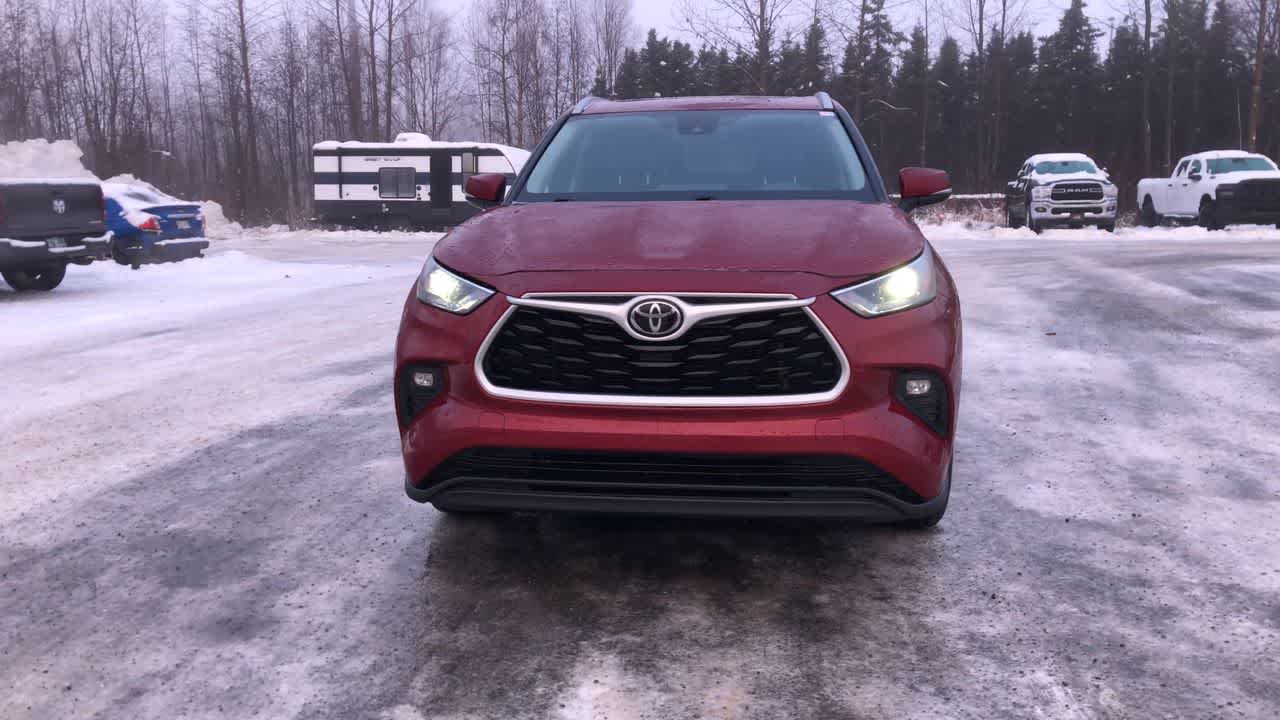 Thumbnail: 2023 Toyota Highlander - 4