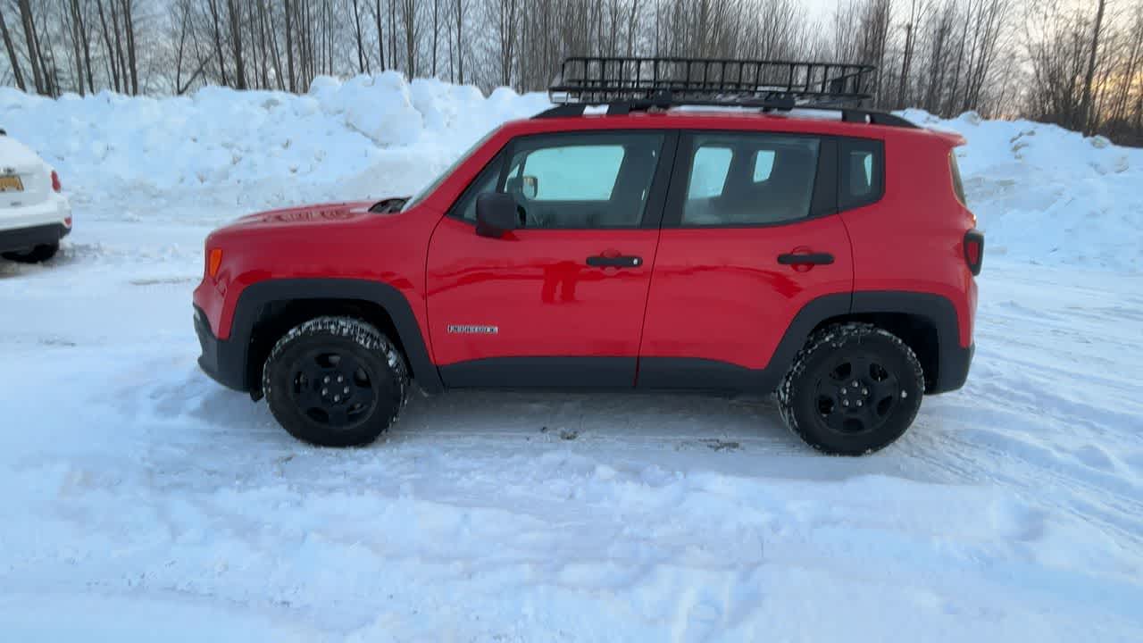 Thumbnail: 2017 Jeep Renegade - 8