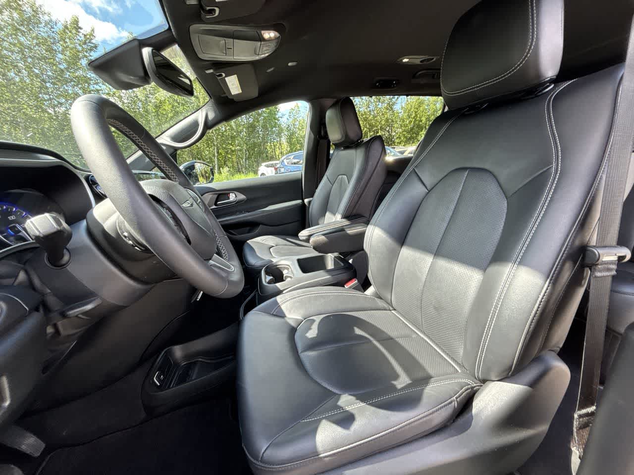 Thumbnail: 2025 Chrysler Pacifica - 22