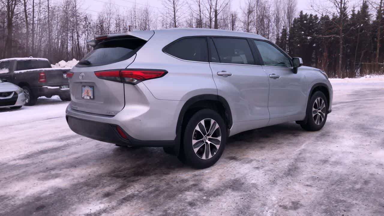 Thumbnail: 2023 Toyota Highlander - 5