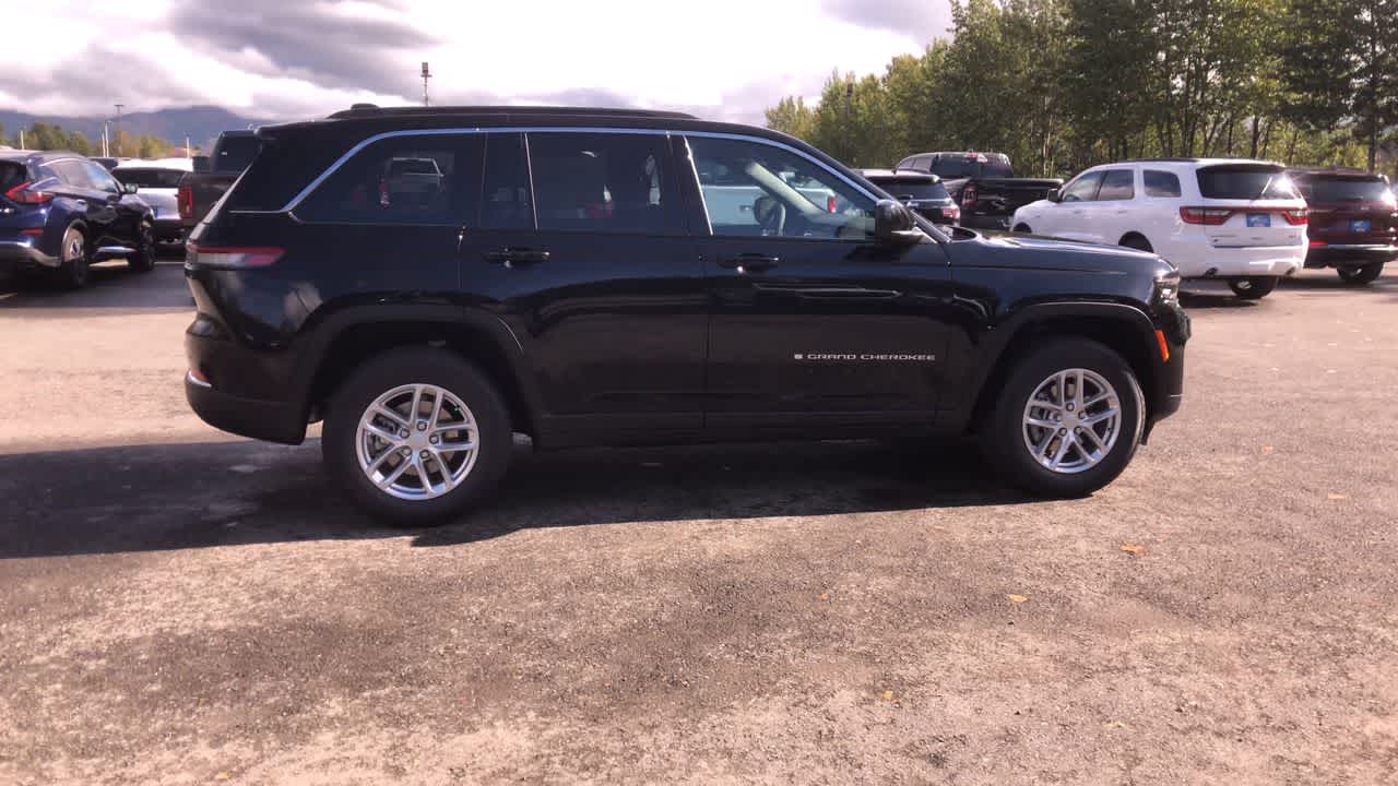 Thumbnail: 2025 Jeep Grand Cherokee - 16