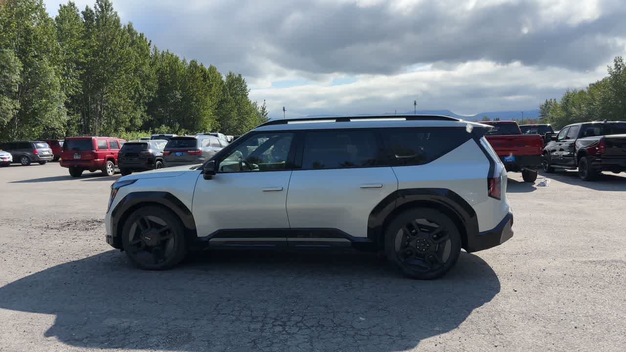 Thumbnail: 2024 Kia EV9 - 9
