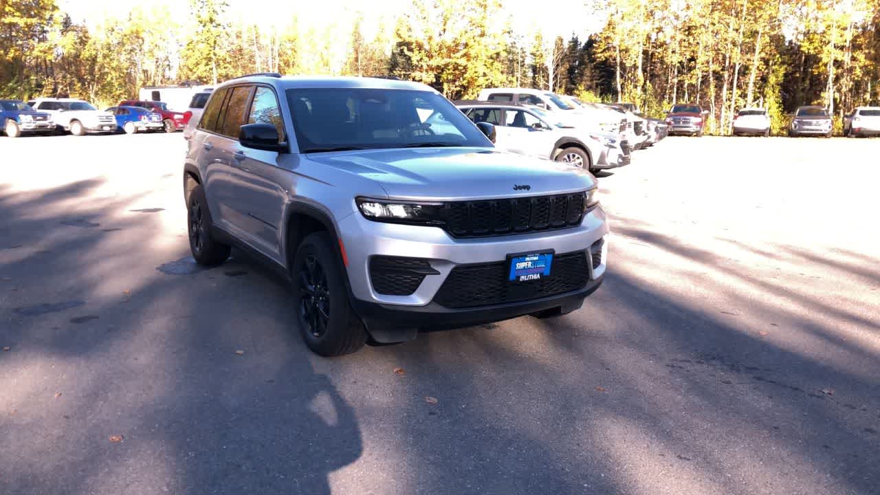 Thumbnail: 2024 Jeep Grand Cherokee - 3