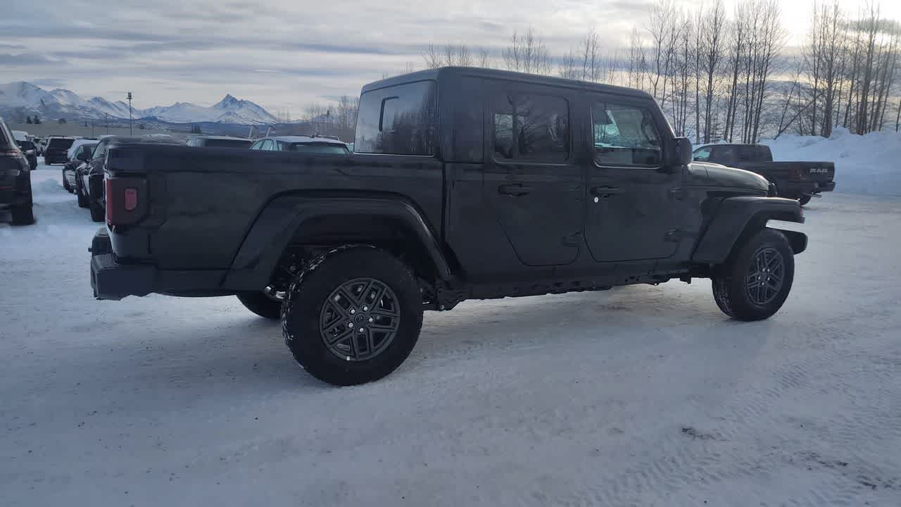Thumbnail: 2026 Jeep Gladiator - 13