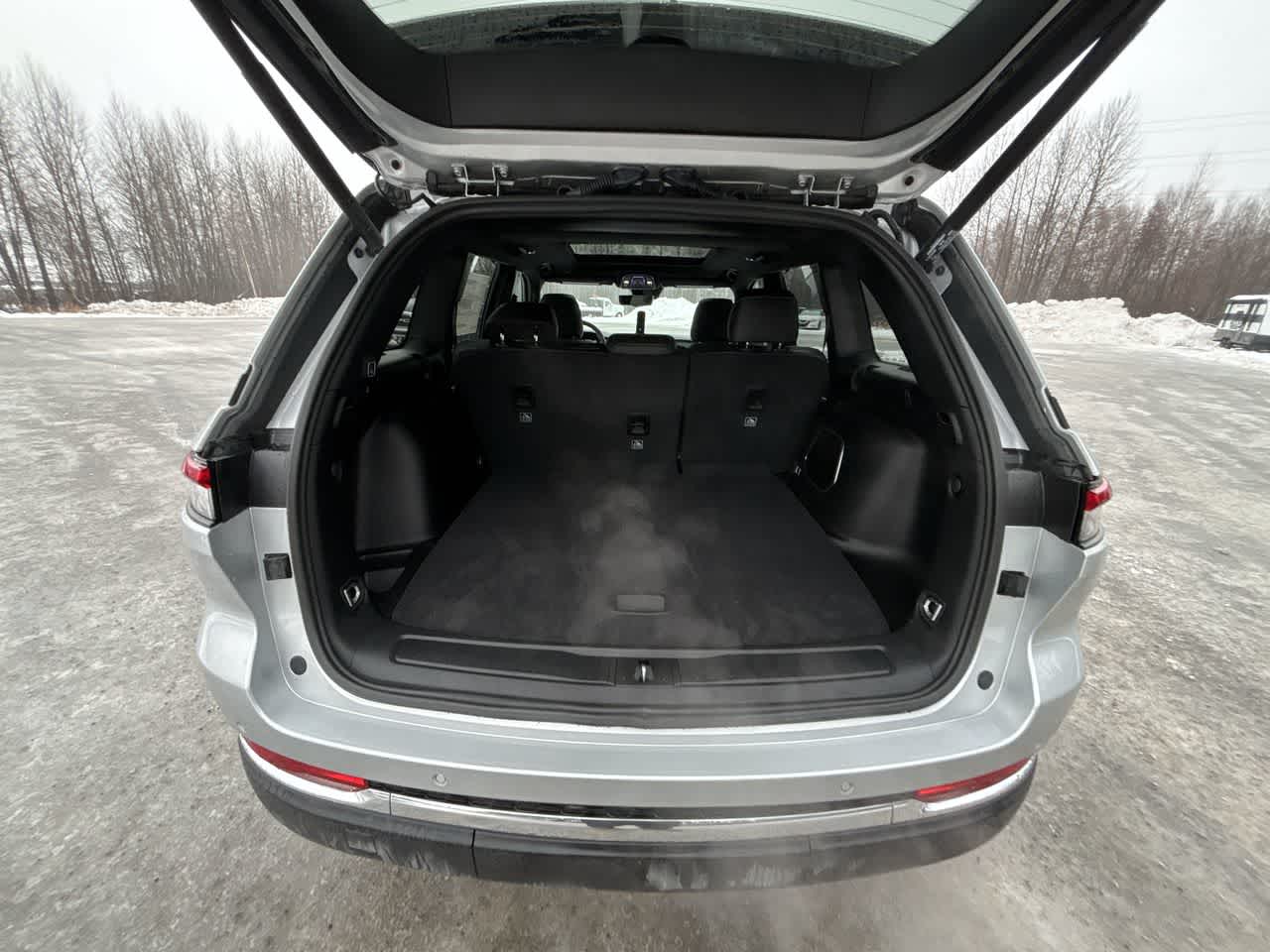 Thumbnail: 2025 Jeep Grand Cherokee - 20