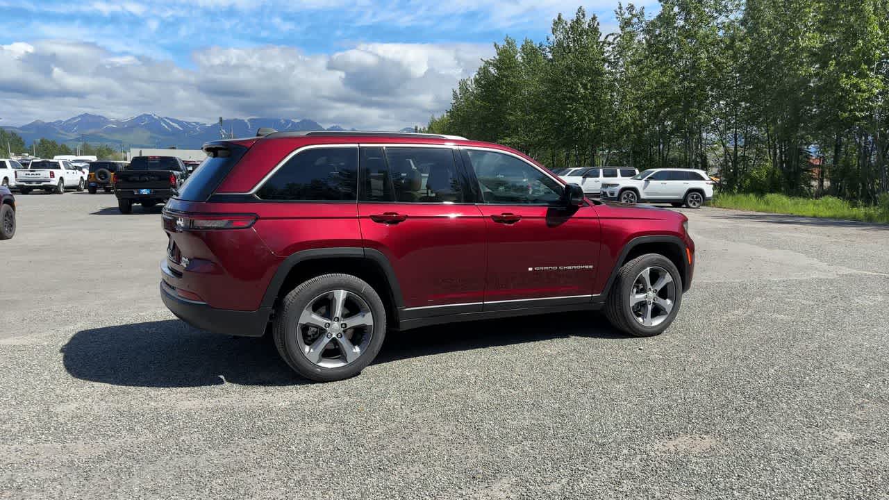 Thumbnail: 2026 Jeep Grand Cherokee - 15
