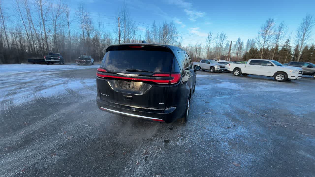 Thumbnail: 2026 Chrysler Pacifica - 13