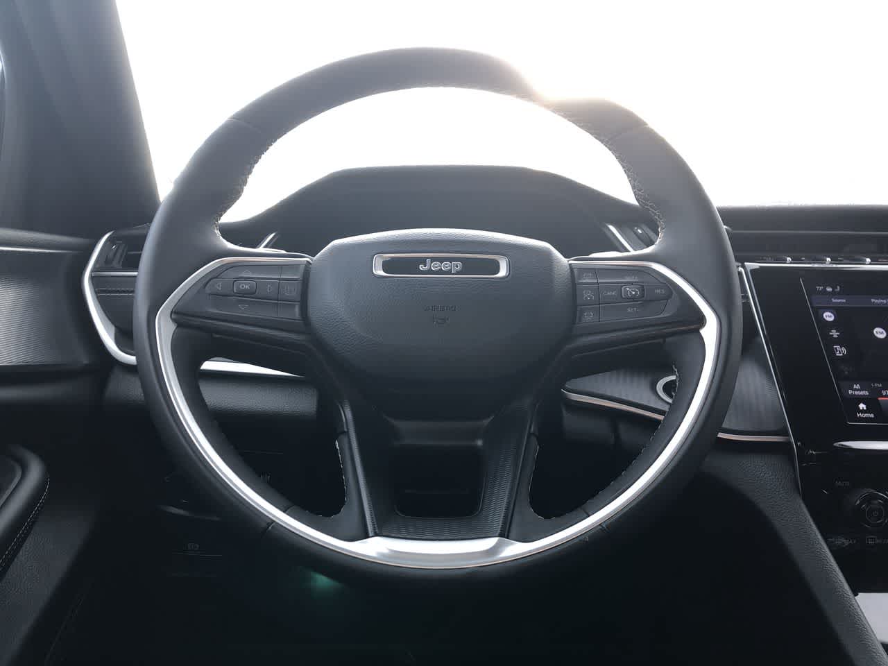 Thumbnail: 2024 Jeep Grand Cherokee L - 25