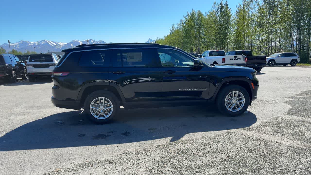 Thumbnail: 2026 Jeep Grand Cherokee - 16