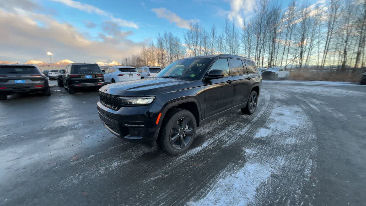 Thumbnail: 2025 Jeep Grand Cherokee - 6