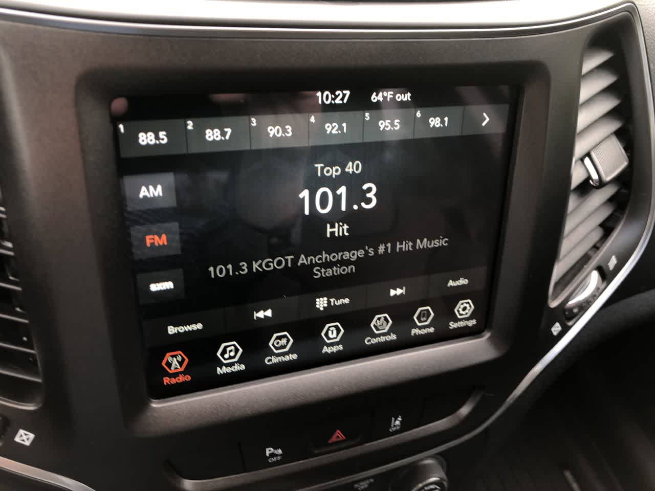 Thumbnail: 2021 Jeep Cherokee - 26