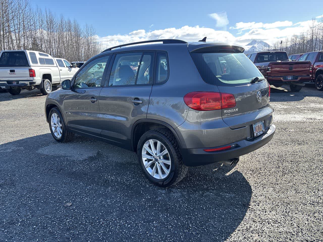 Thumbnail: 2018 Volkswagen Tiguan - 6