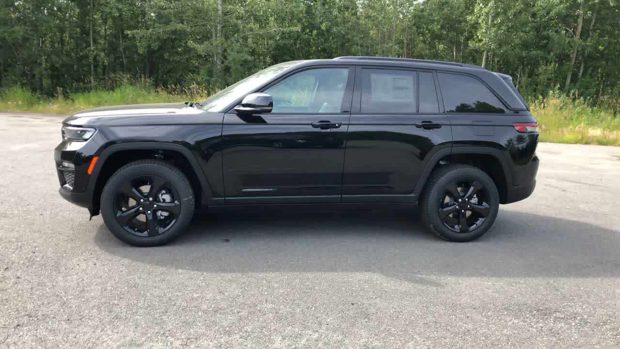 Thumbnail: 2025 Jeep Grand Cherokee - 7