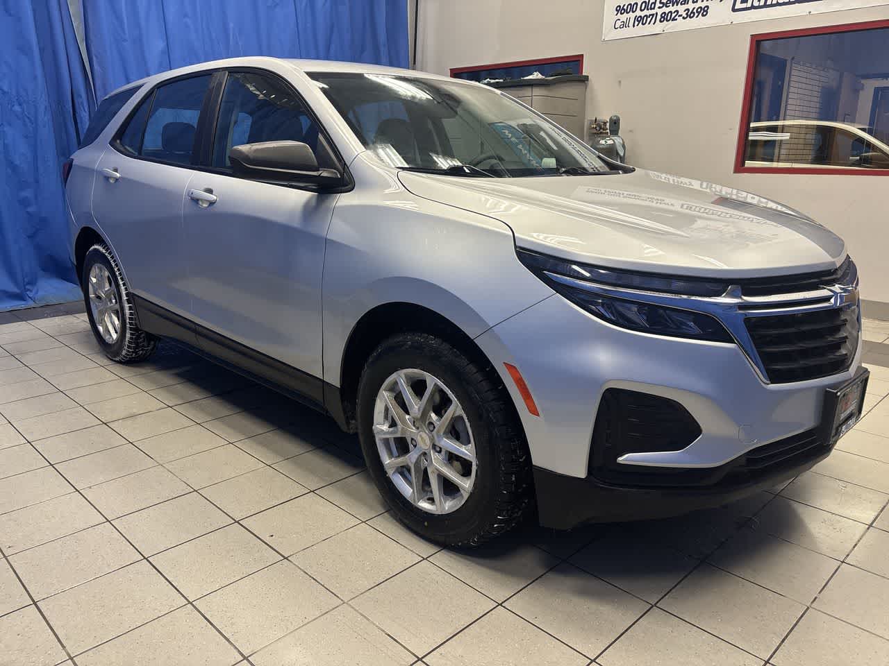 Thumbnail: 2022 Chevrolet Equinox - 2