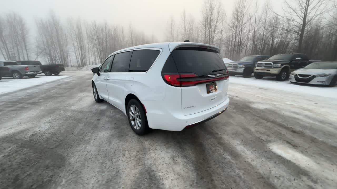 Thumbnail: 2026 Chrysler Pacifica - 11