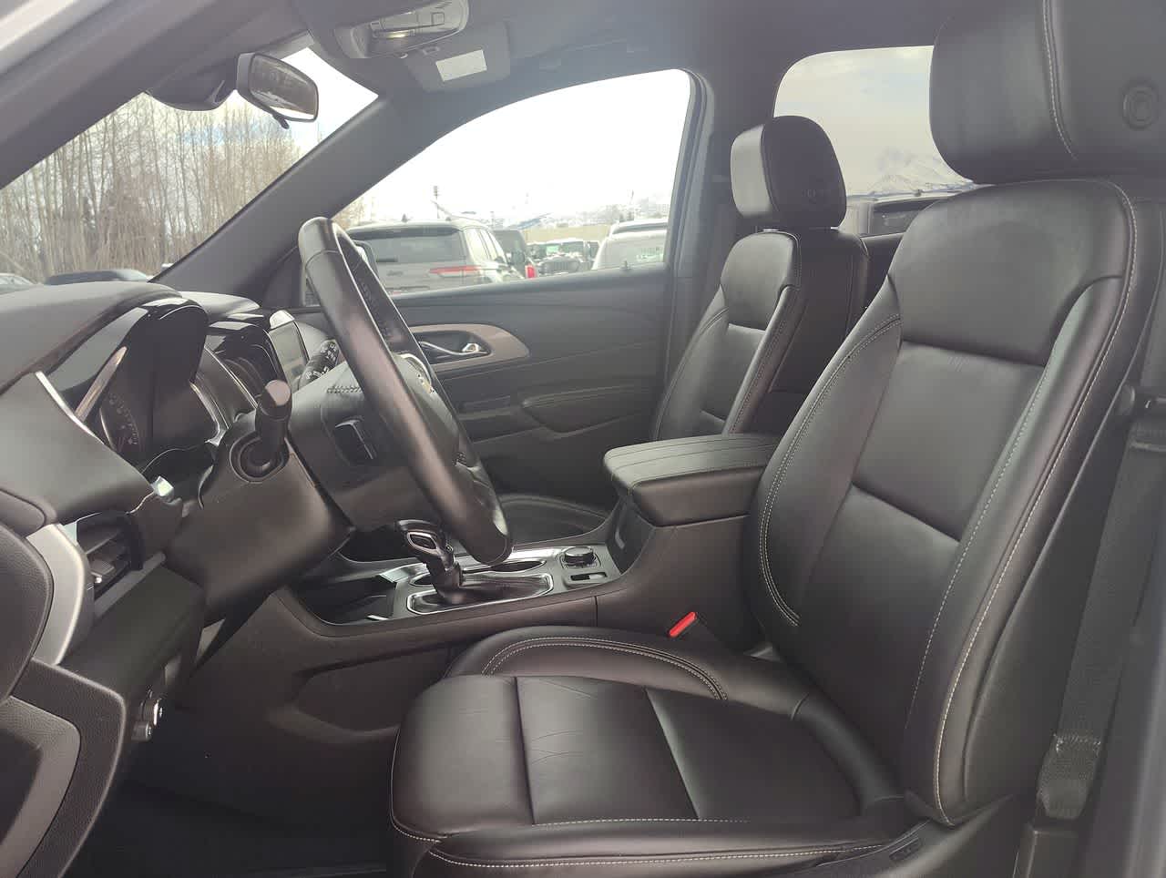 Thumbnail: 2022 Chevrolet Traverse - 23