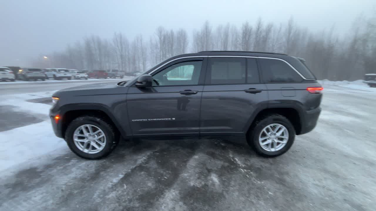 Thumbnail: 2024 Jeep Grand Cherokee - 8