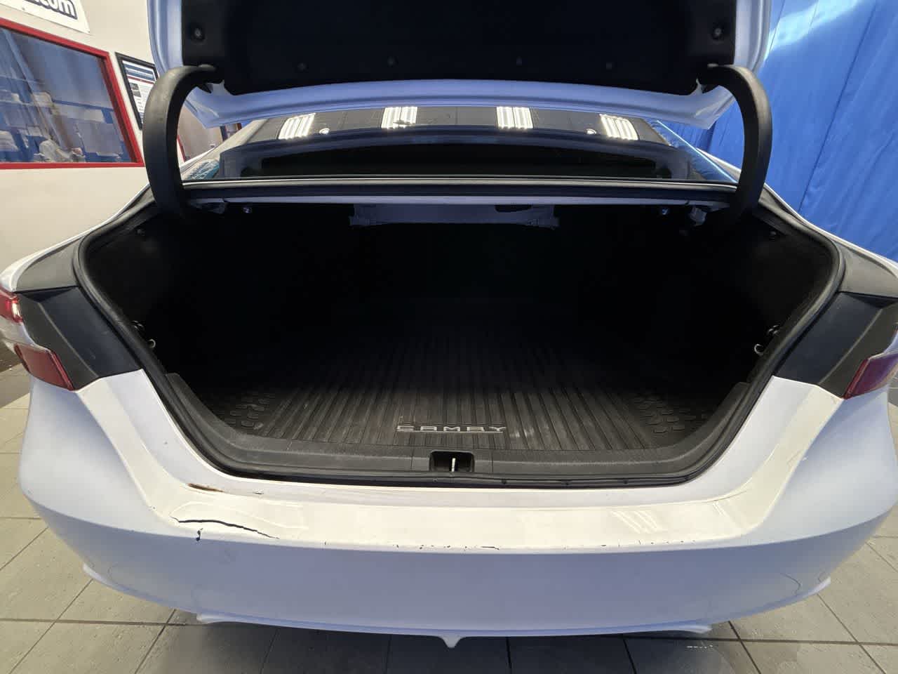 Thumbnail: 2019 Toyota Camry - 11