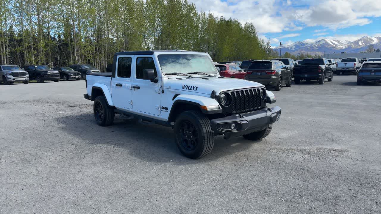 Thumbnail: 2023 Jeep Gladiator - 3