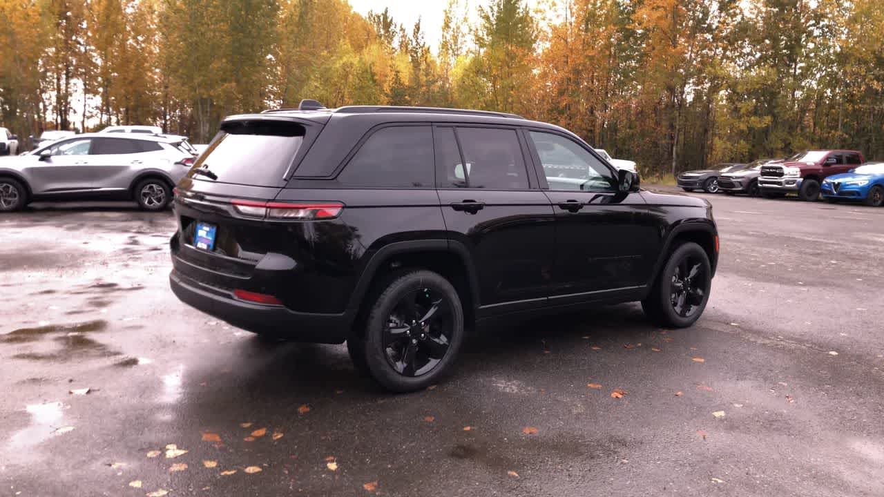 Thumbnail: 2025 Jeep Grand Cherokee - 15