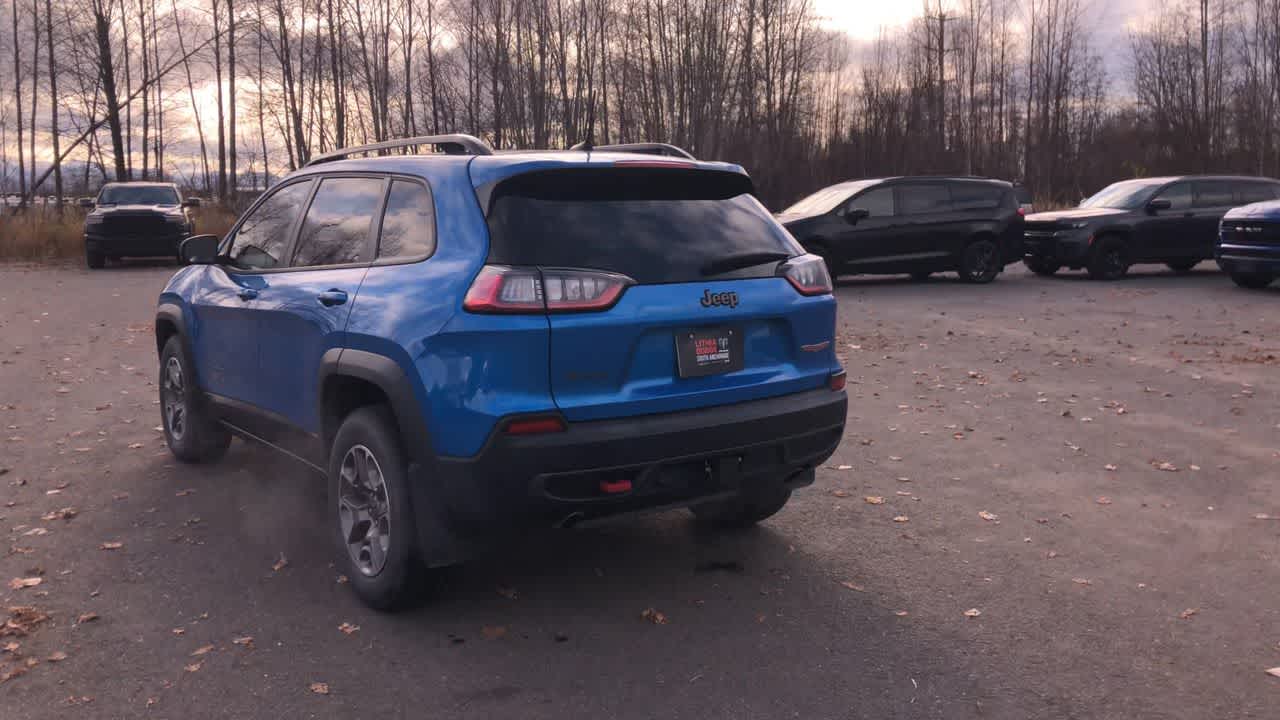 Thumbnail: 2022 Jeep Cherokee - 10