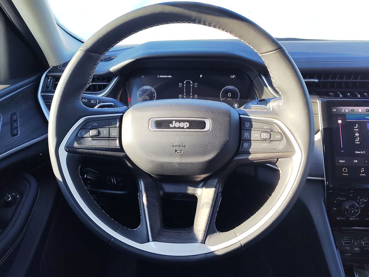 Thumbnail: 2023 Jeep Grand Cherokee L - 18