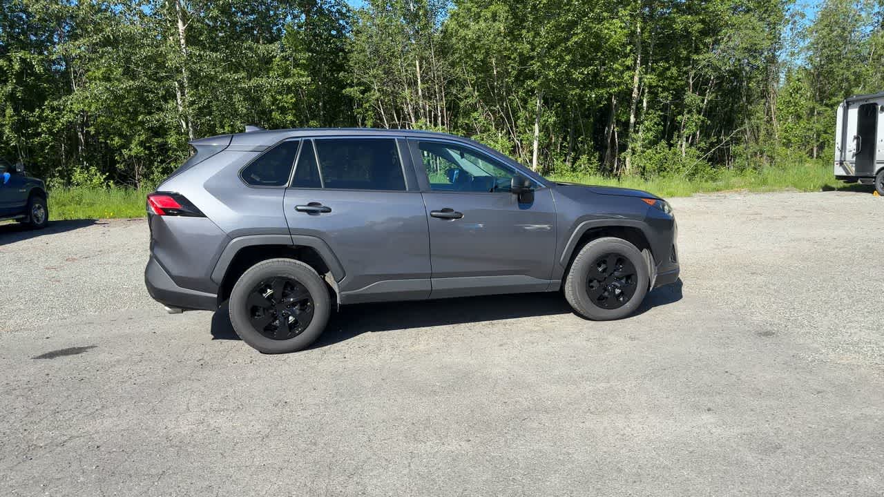 Thumbnail: 2022 Toyota RAV4 - 15