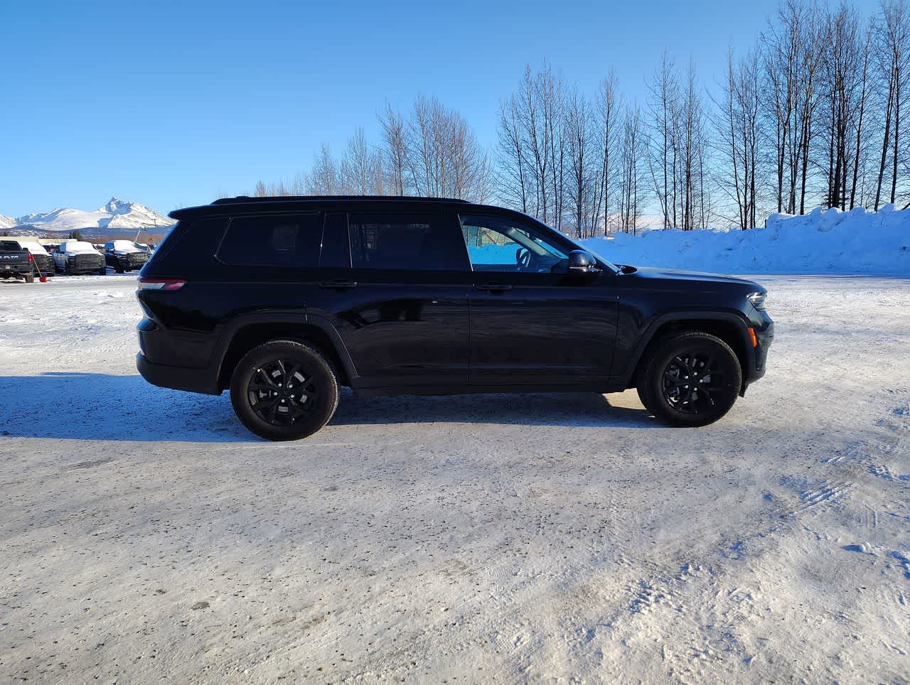 Thumbnail: 2024 Jeep Grand Cherokee L - 9