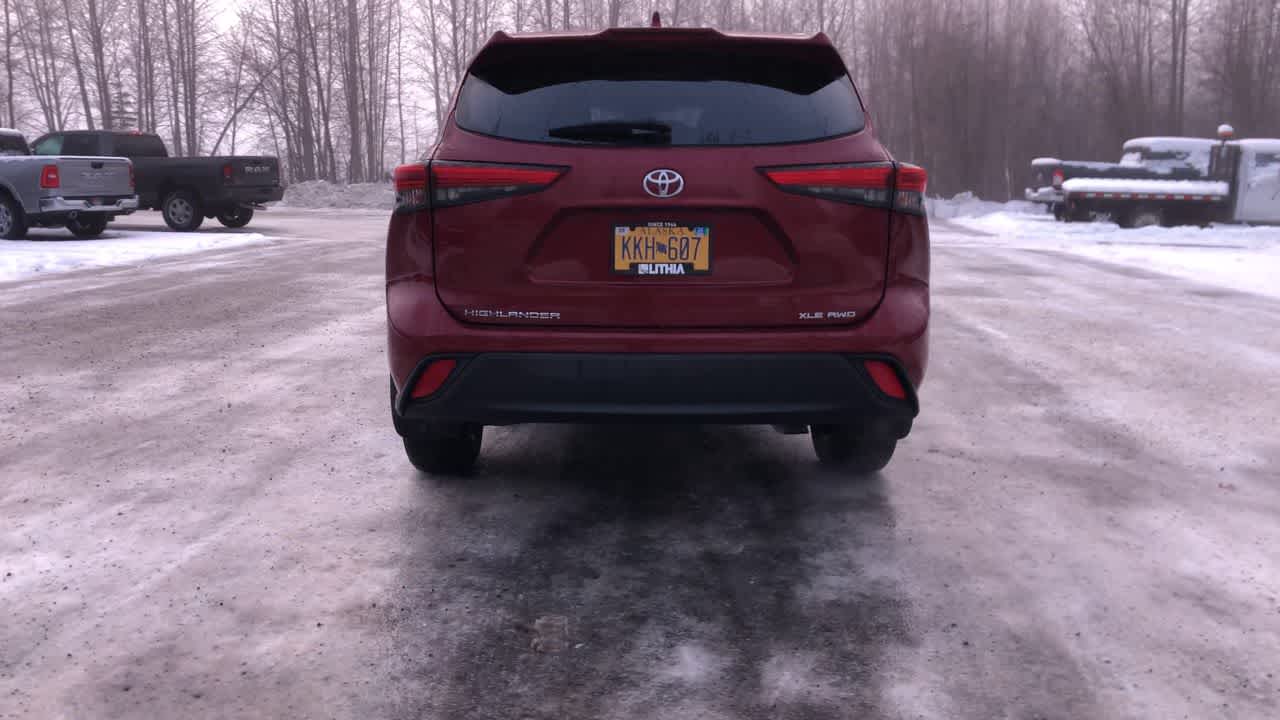 Thumbnail: 2023 Toyota Highlander - 12