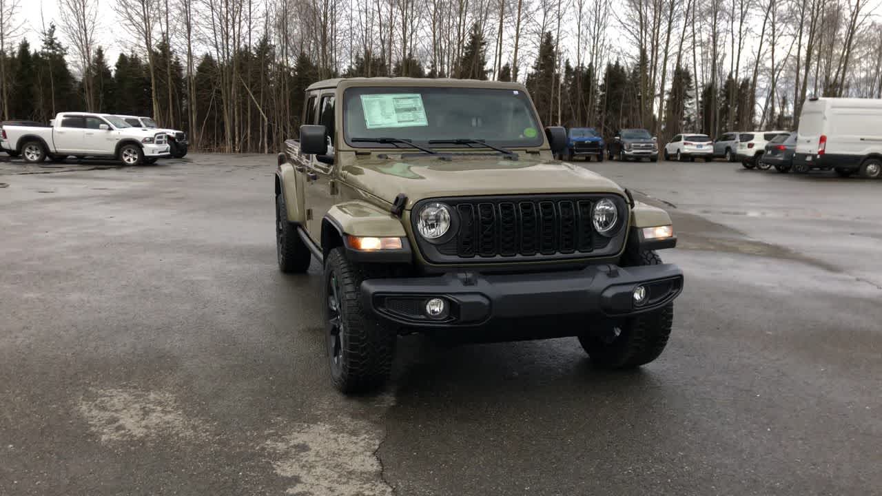 Thumbnail: 2025 Jeep Gladiator - 3