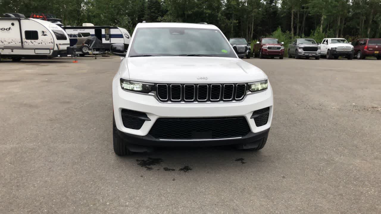 Thumbnail: 2025 Jeep Grand Cherokee - 3