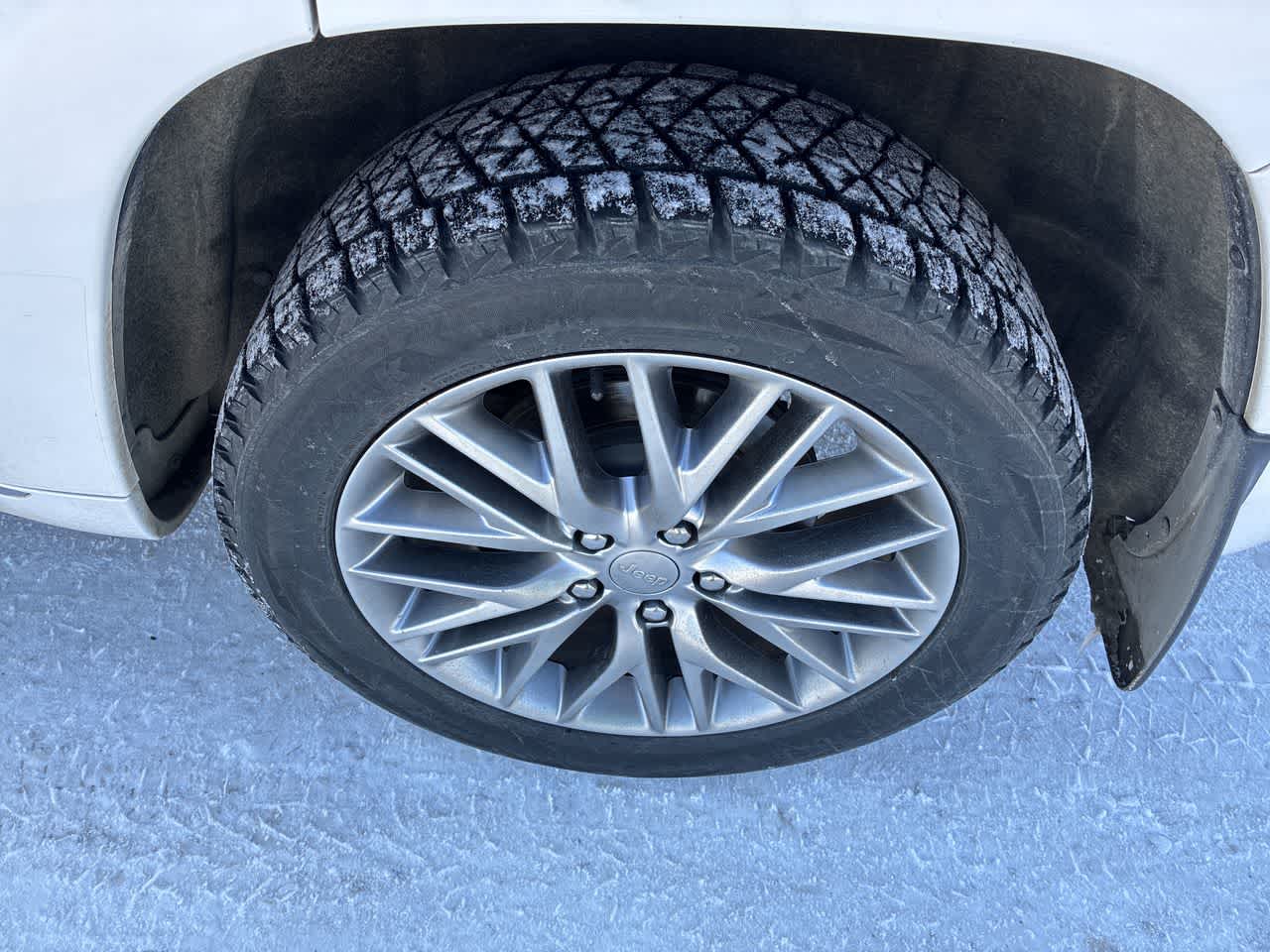 Thumbnail: 2017 Jeep Grand Cherokee - 13