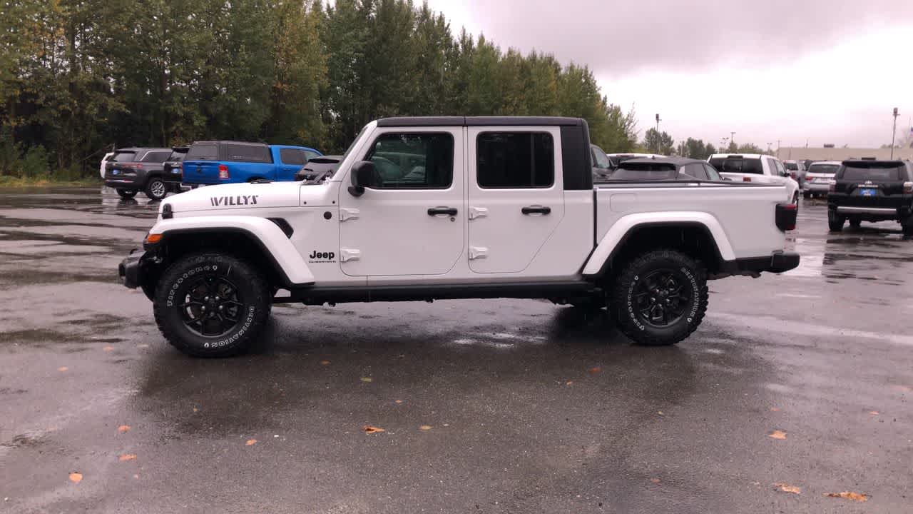 Thumbnail: 2025 Jeep Gladiator - 8