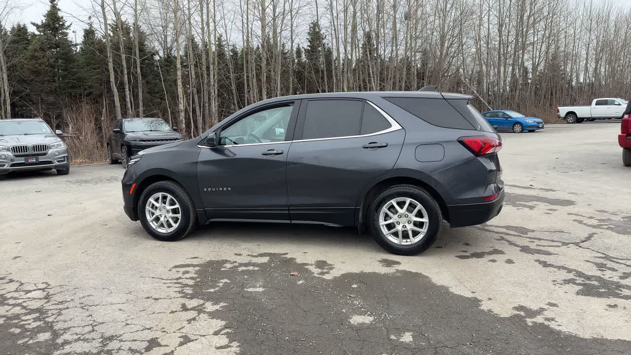 Thumbnail: 2022 Chevrolet Equinox - 9