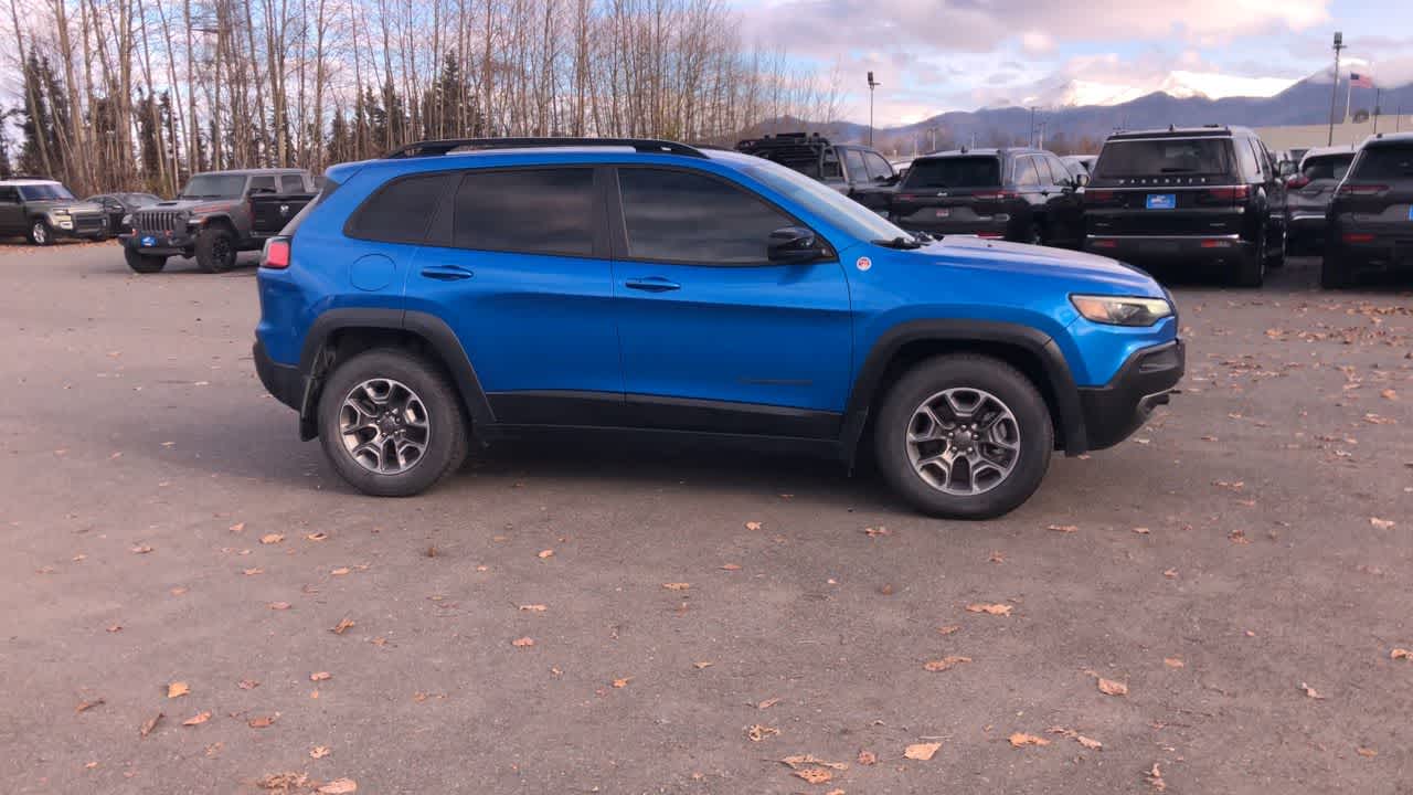 Thumbnail: 2022 Jeep Cherokee - 16