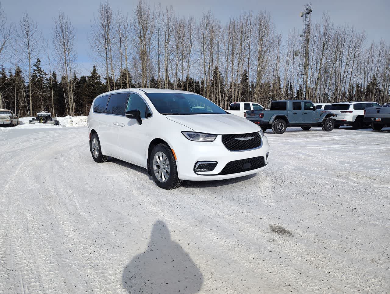 Thumbnail: 2026 Chrysler Pacifica - 2