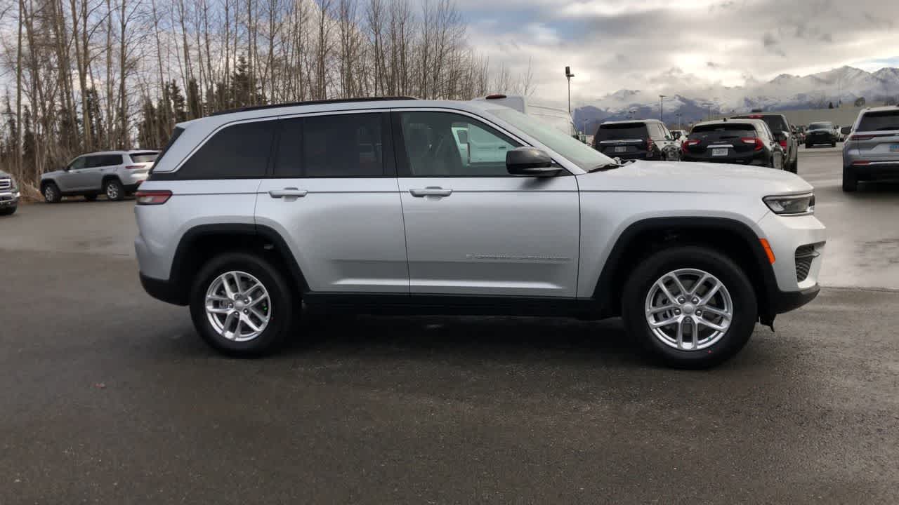 Thumbnail: 2025 Jeep Grand Cherokee - 16