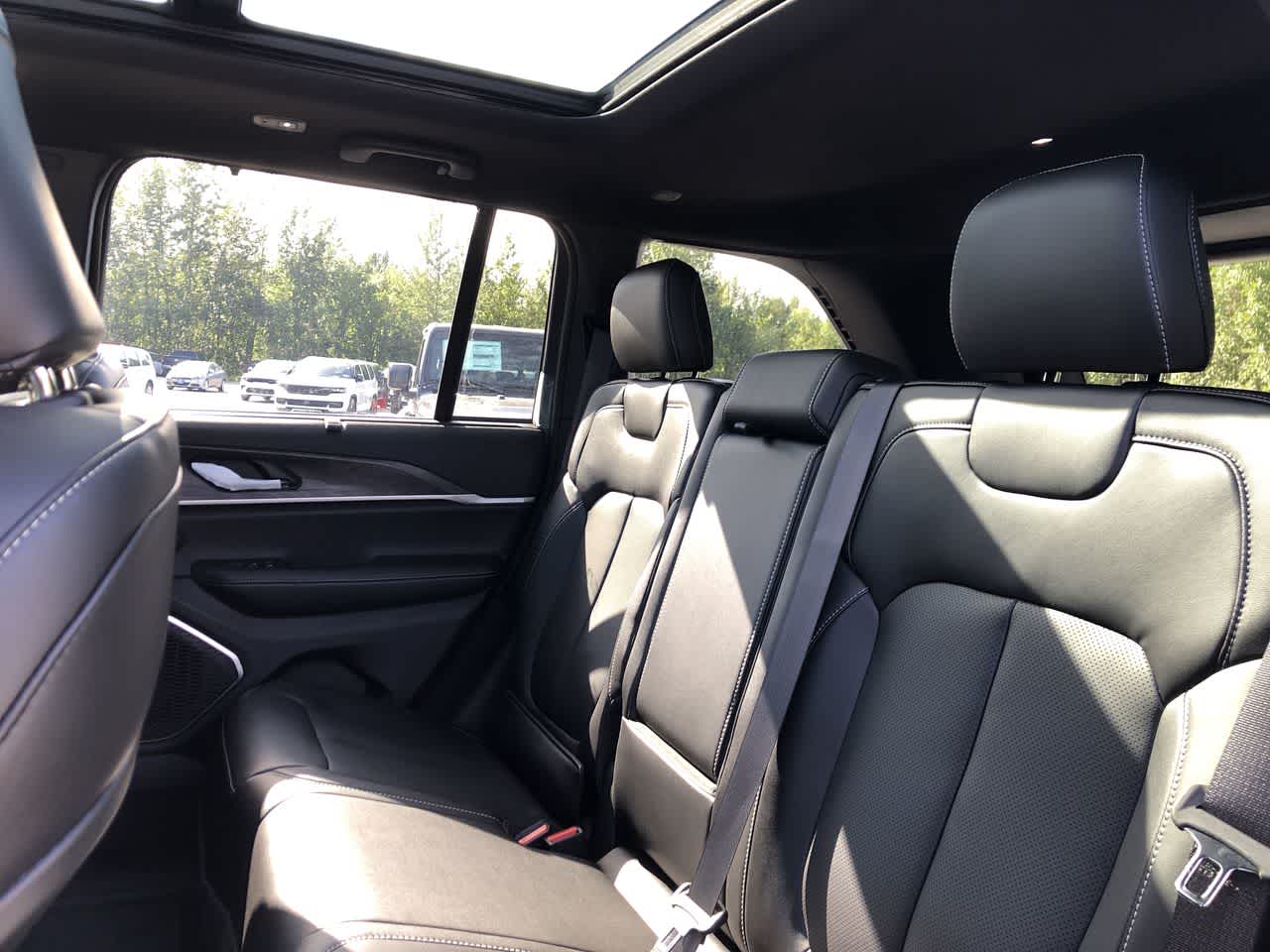 Thumbnail: 2025 Jeep Grand Cherokee - 22