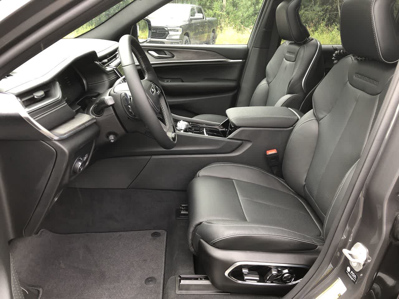 Thumbnail: 2025 Jeep Grand Cherokee - 23