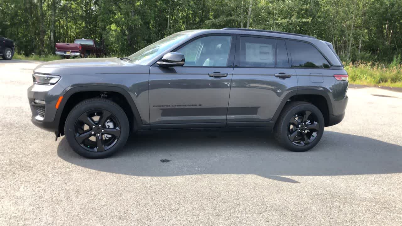 Thumbnail: 2025 Jeep Grand Cherokee - 7